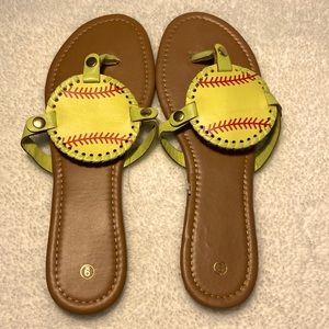 NWOT Softball Disc Flipflops sandals